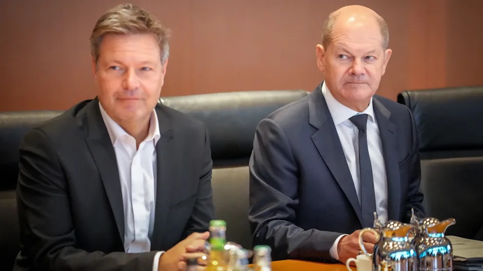 Vizekanzler Robert Habeck (55, Grüne) und Kanzler Olaf Scholz (66, SPD)