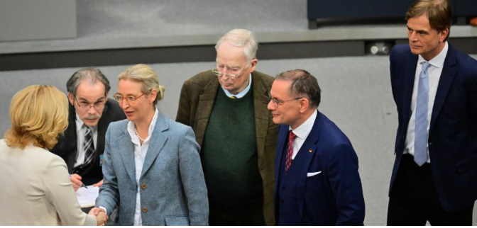 Demokratische unwürdkeit